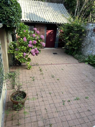 Town House with Courtyard Garden