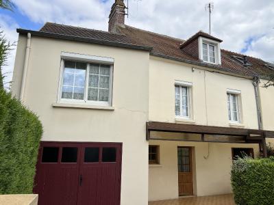 Lovely Family Home in Heart of Popular Town