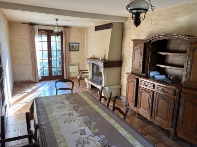 Detached House with Garden and Garage