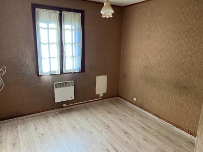 Detached House with Garden and Garage