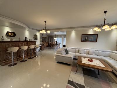 Detached House with Landscaped Garden