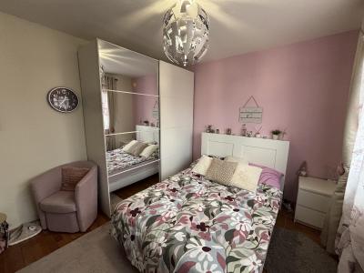 Detached House with Landscaped Garden