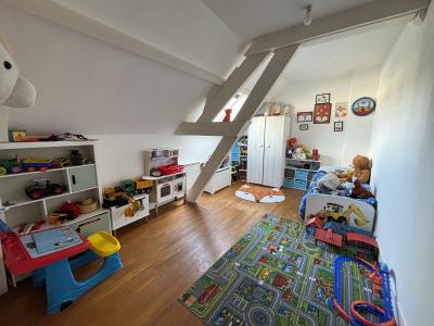 Traditional House with Garden