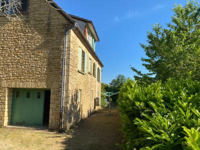 Detached Country House with Swimming Pool