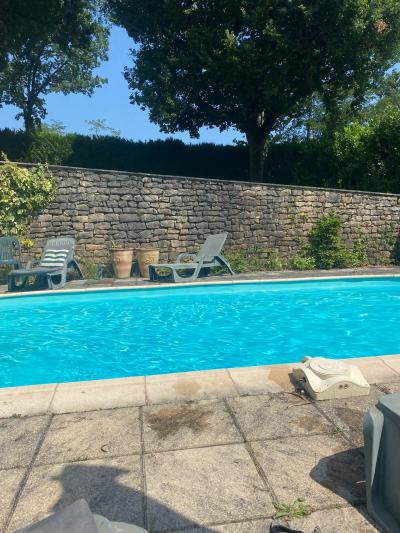 Detached Country House with Swimming Pool