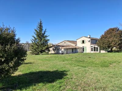 Detached Country House with Pond and Land