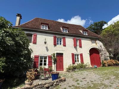 Beautiful Detached House With Independent Guest Gite