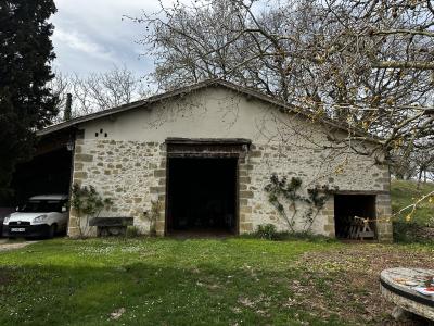 Detached Country House With Open Views and Outbuildings