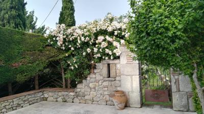 Country House with Swimming Pool and Open Views