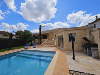 Villa with Swimming Pool and Pond