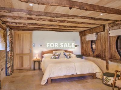 Perfect Countryside Property with Pool and Views