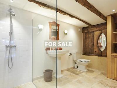 Perfect Countryside Property with Pool and Views