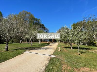 Perfect Countryside Property with Pool and Views