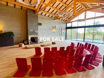 Perfect Countryside Property with Pool and Views