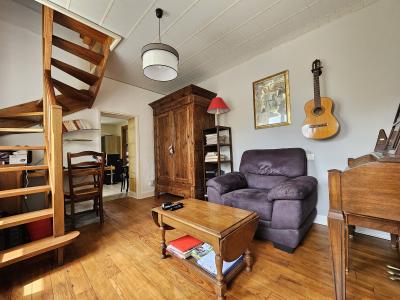 Main House and Guest House on the Banks of the Dordogne River