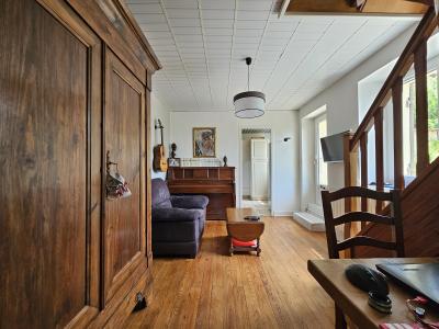 Main House and Guest House on the Banks of the Dordogne River