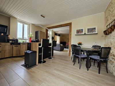 Main House and Guest House on the Banks of the Dordogne River