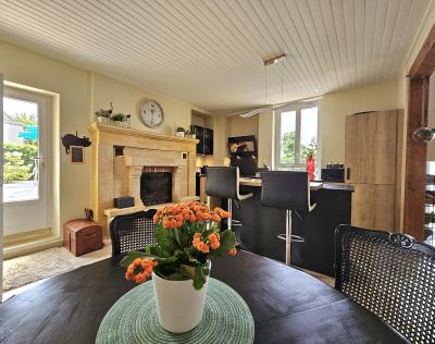 Main House and Guest House on the Banks of the Dordogne River