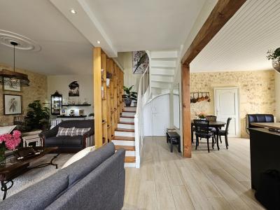 Main House and Guest House on the Banks of the Dordogne River