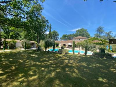 Superb Detached Villa with Guest Gite and Pool