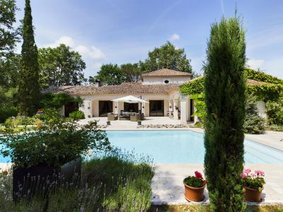 Superb Detached Villa with Guest Gite and Pool