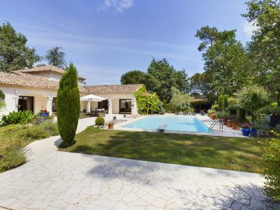 Superb Detached Villa with Guest Gite and Pool