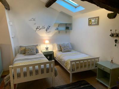 Farmhouse and Barn Conversion, Pool and Open Views