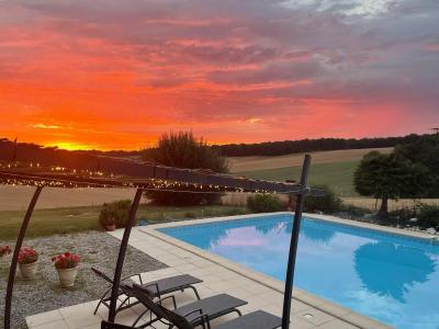 Farmhouse and Barn Conversion, Pool and Open Views