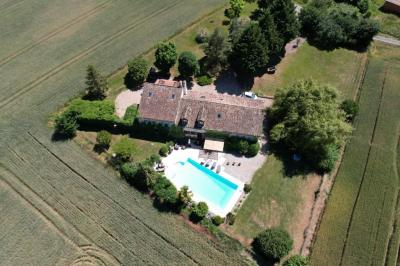 Farmhouse and Barn Conversion, Pool and Open Views