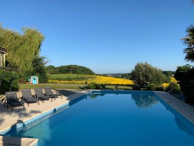 Farmhouse and Barn Conversion, Pool and Open Views