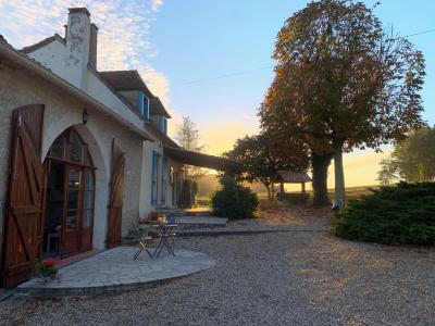 Farmhouse and Barn Conversion, Pool and Open Views