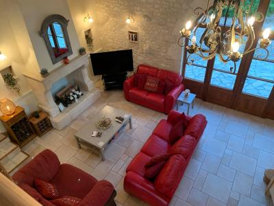 Farmhouse and Barn Conversion, Pool and Open Views