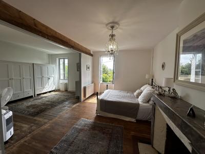 Detached House with Beautiful Swimming Pool