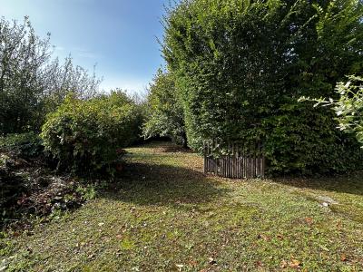Detached House with Beautiful Swimming Pool