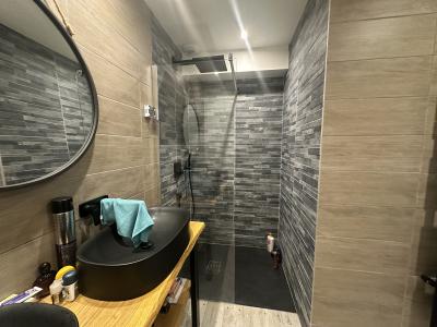 Detached House with Outbuilding and Swimming Pool