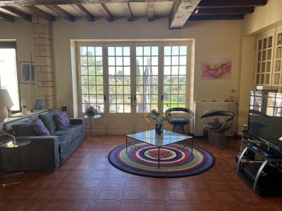 Detached Country House with Swimming Pool