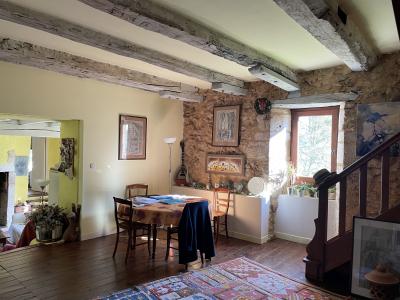 Detached Country House with Swimming Pool and Landscaped Garden