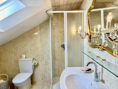Detached Country House with Swimming Pool and Jacuzzi Hot Tub