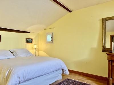 Detached Country House with Swimming Pool and Jacuzzi Hot Tub