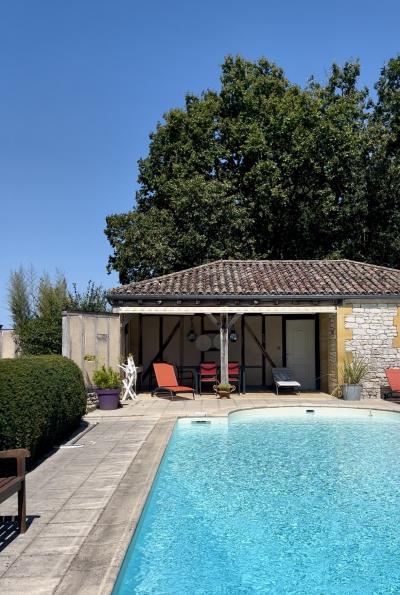 Detached Country House with Swimming Pool and Jacuzzi Hot Tub