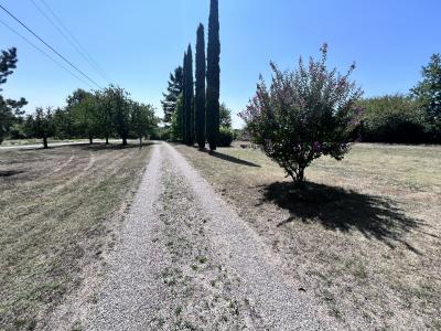Detached Country House with Outbuilding and Pool