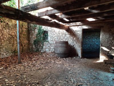 Huge Countryside Barn to Renovate