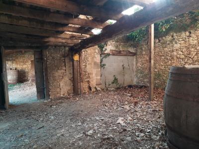Huge Countryside Barn to Renovate
