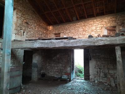 Huge Countryside Barn to Renovate