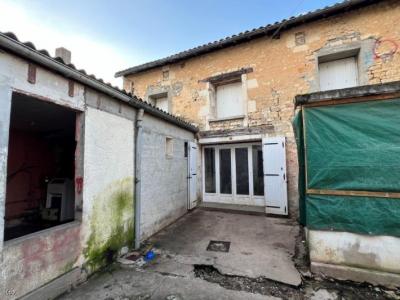 Town House To Renovate With Courtyard