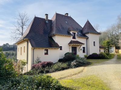 Maison De Style Perigourdine, Nichee Dans Les Bois, Avec Une Vue Imprenable, Au Calme Mais Non Isole
