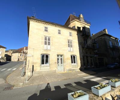 Immeuble En Pierre A Vendre Dans Le Coeur Du Perigord Noir