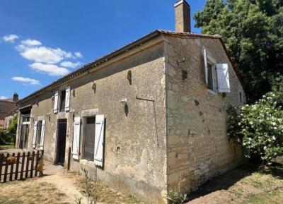€304500 - Beautiful Old House With Large Plot And Numerous Outbuildings
