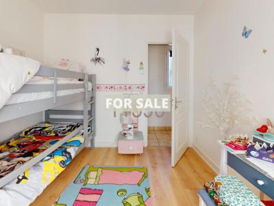Single Storey Villa With Garden