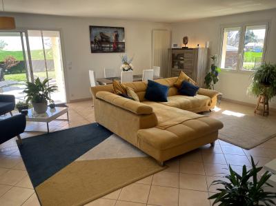 Beautiful Detached House with Lovely Garden